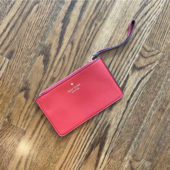 Neve used Kate Spade wristlet - Picture 2 of 3